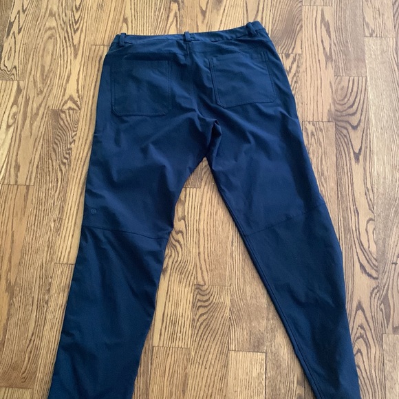 Lululemon classic fit pant. Warpstreme - Picture 2 of 6